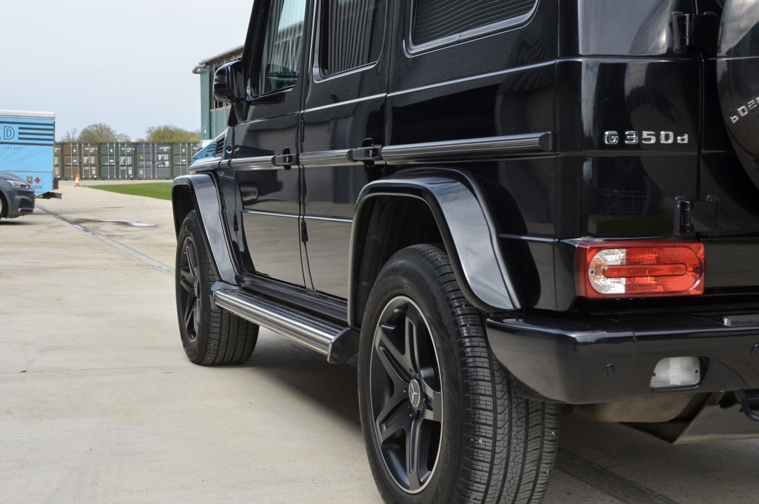 Mercedes G Wagon. G350 Night Edition D - 4 - Matic gallery image 12