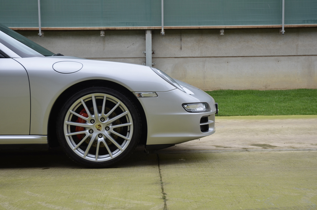 Porsche Carrera 911 C4S Cabriolet Manual. gallery image 18