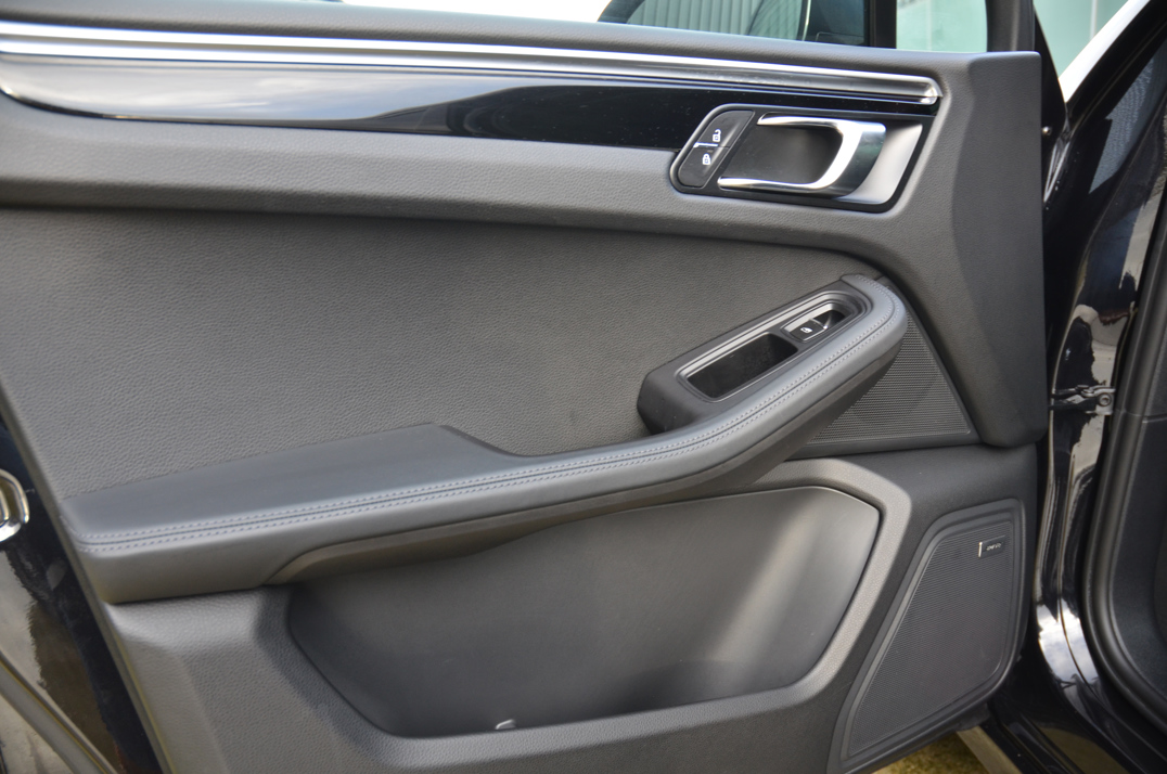 Porsche Macan S 2.9 V6 Turbo gallery image 35