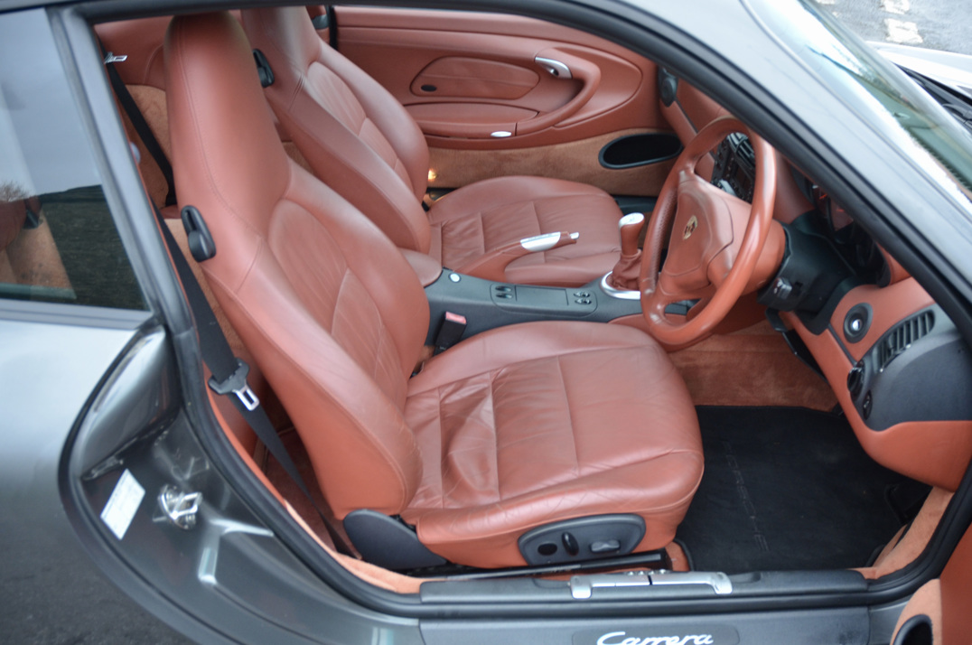 Porsche 911 Carrera with factory Aero kit. gallery image 32