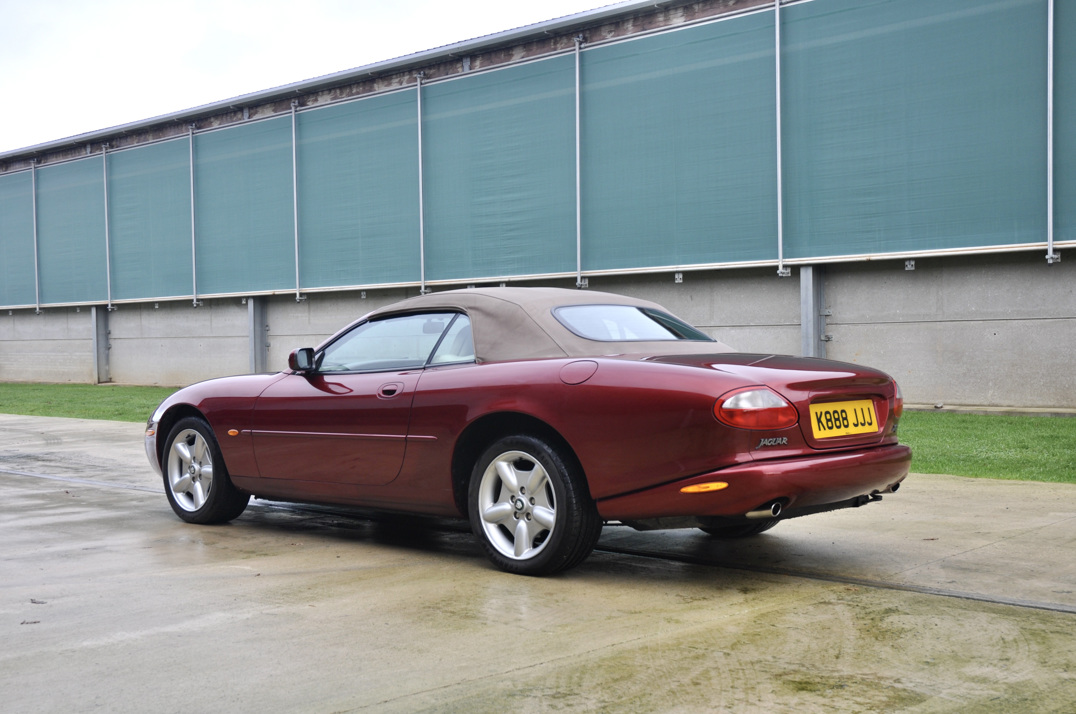 Jaguar XK8 Convertible gallery image 12