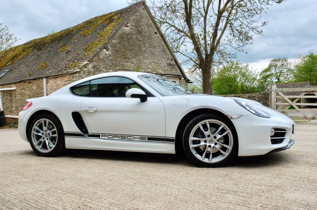 Porsche Cayman 2.7 gallery image 1