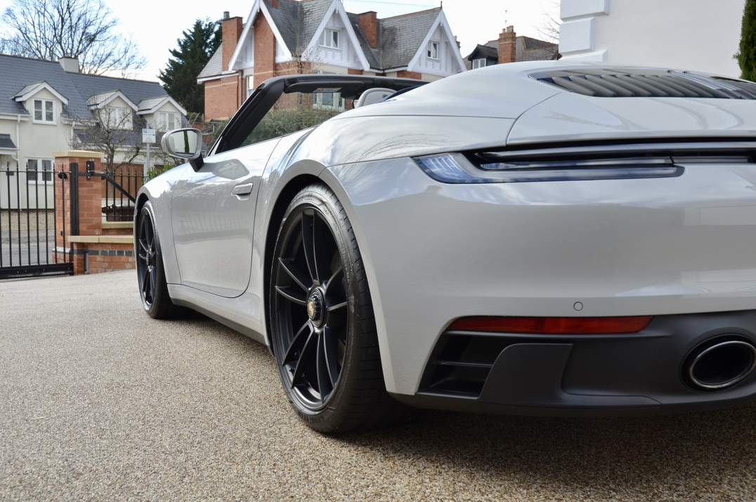 Porsche 911 Carrera 4 GTS Cabriolet gallery image 16
