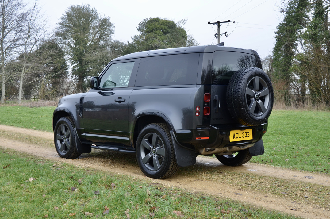 Land Rover Defender 90 X Dynamic HSE 3.0D MHEV gallery image 9