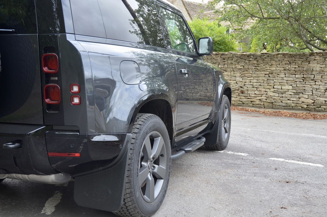 Land Rover Defender 90 X Dynamic HSE 3.0D 350 MHEV gallery image 13
