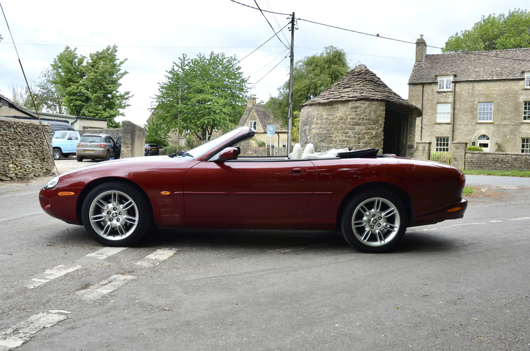Jaguar XK8 Cabriolet. Just 30,000 Miles. Superb gallery image 9